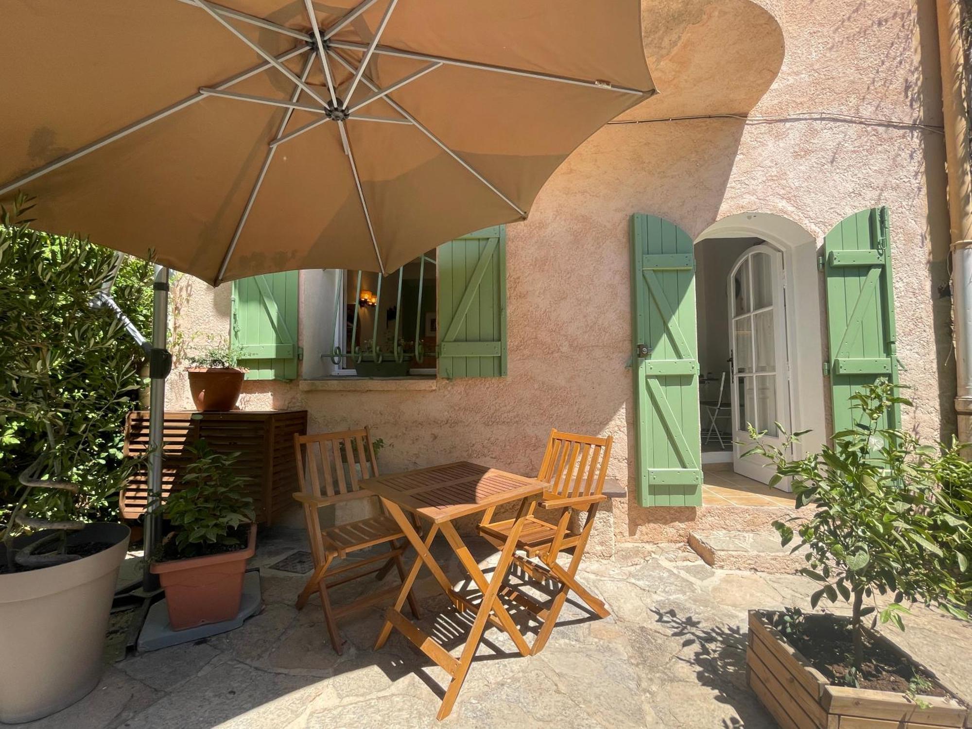 Cosy Studio - Place Du Figuier Bormes-les-Mimosas Exteriör bild