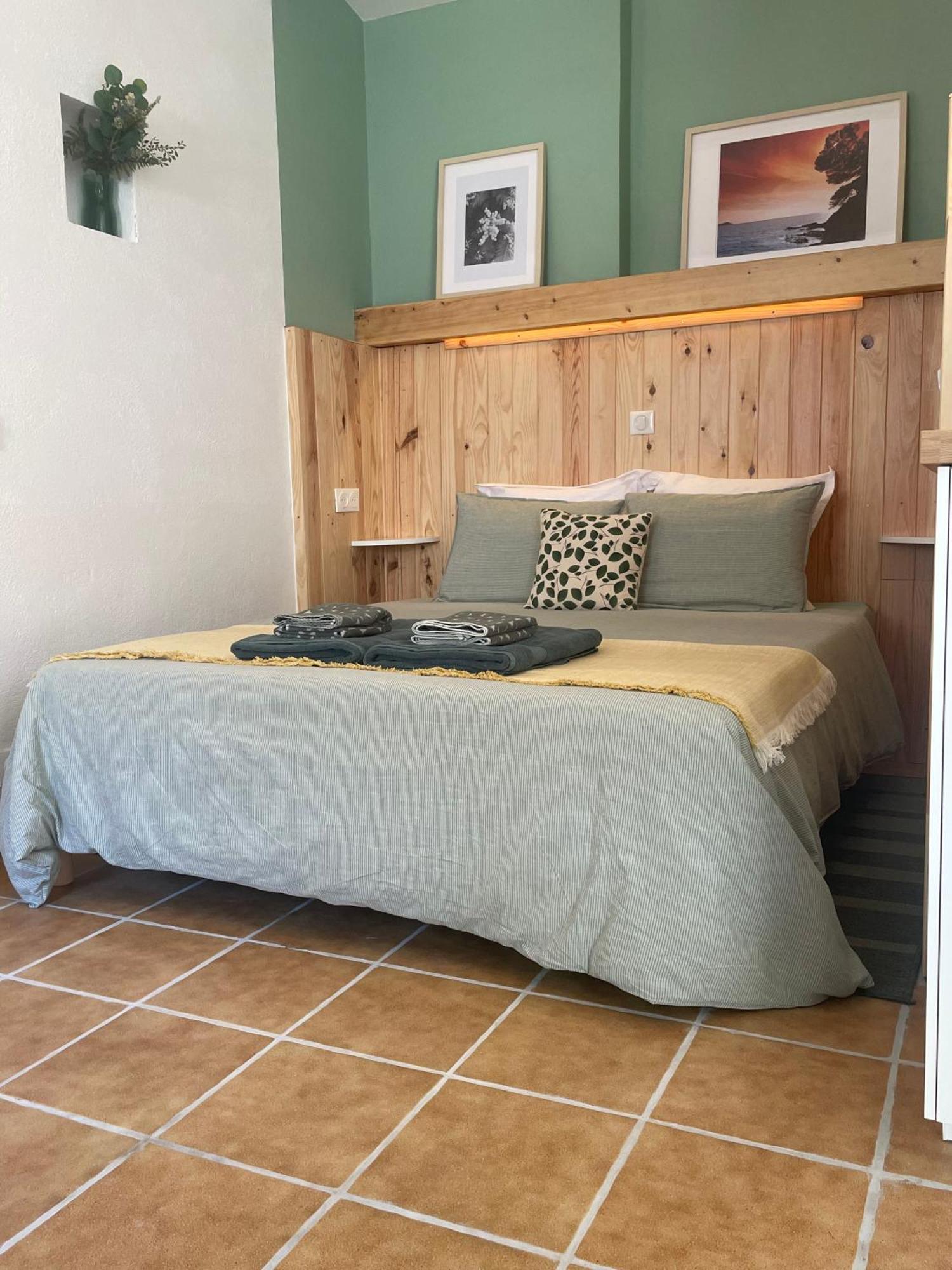 Cosy Studio - Place Du Figuier Bormes-les-Mimosas Exteriör bild
