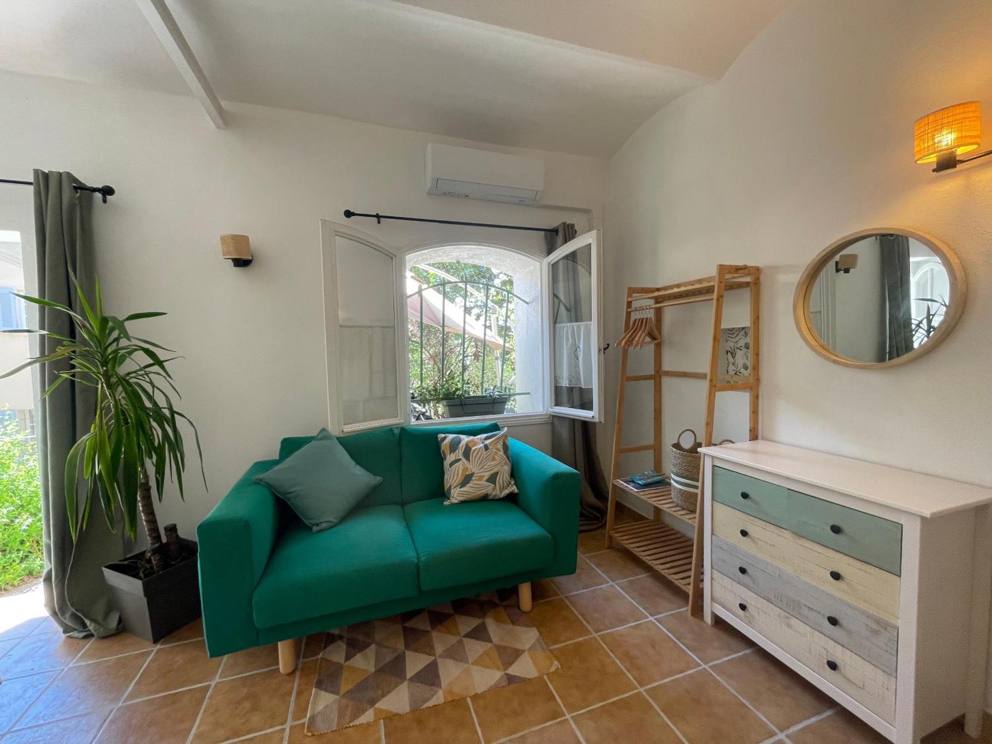 Cosy Studio - Place Du Figuier Bormes-les-Mimosas Exteriör bild